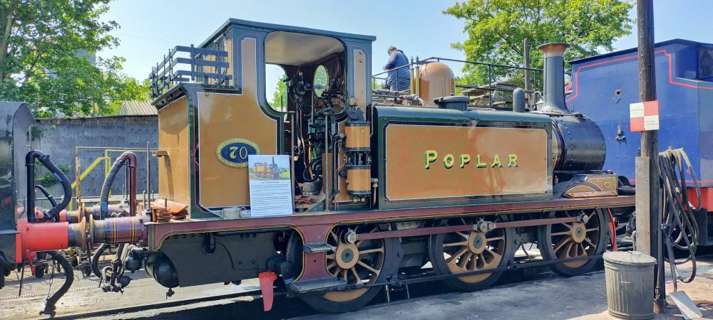 Steam Locomotive BR 32670 POPLAR Class A1 converted to a A1X Terrier Class 0-6-0T tank engine LBSCR No. 70 on the Kent & East Sussex Railway (2024, photo courtesy of Kentish Bob YouTube https://www.youtube.com/@kentishbob6423 )