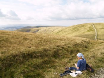 The track on the right leads up to the Calf with its magnificent 360o views, sadly not best appreciated by my camera work.