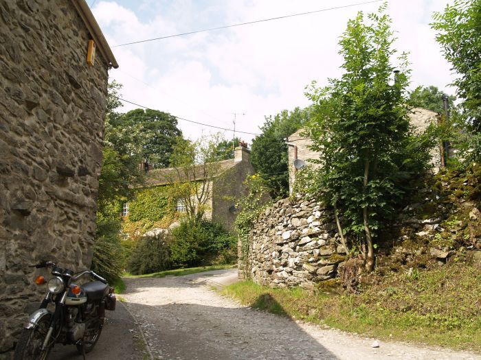 Crummack Dale Austwick Walk