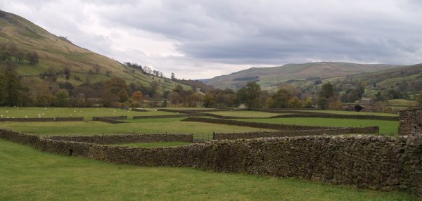 Walking in Swaledale, Muker-Keld, Yorkshire Dales National Park, North Yorkshire, Northern England