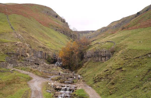 Walking in Swaledale, Muker-Keld, Yorkshire Dales National Park, North Yorkshire, Northern England