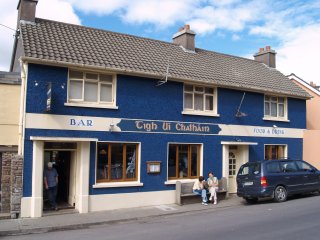 Tigh Ui Chathάin pub - Ballyferriter  (Baile an Fheirtearaigh), Dingle Peninsula, County Kerry, West of Ireland