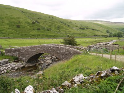 Bridge over the River Skirfare, Littondale, Yorkshire Dales, North Yorkshire, Northern England