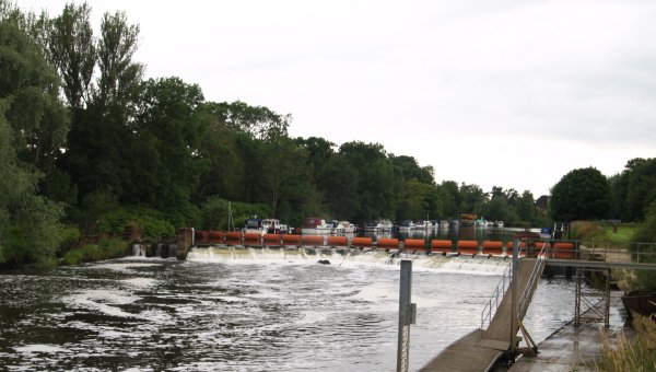 The Naburn Lock bypasses the weir on the River Ouse