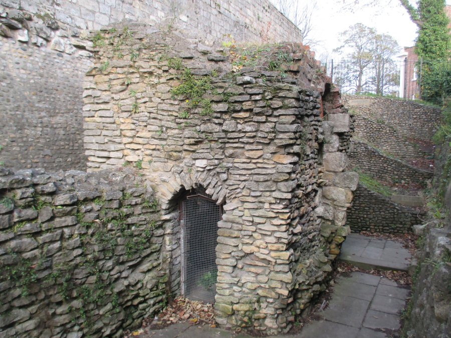 walking on the city walls of York