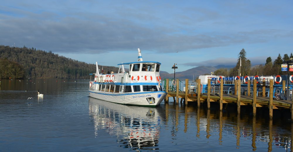 The tourist boat MISS LAKELAND leaving Bowness-on-Windermere Pier for scenic trip around Windermere Cumbria Lake District England