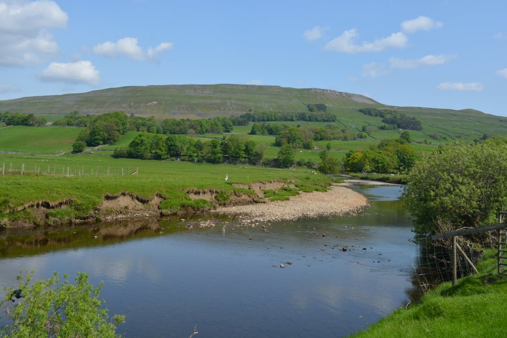 The River Ure near Haylands Bridge. Circular walk from Hawes to Hardraw Force