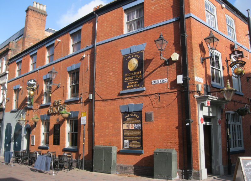 Silver Street on the corner of Carts Lane, you find a pub called the Globe, with an interesting history.