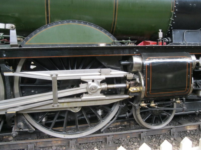 The link motion and connecting rods of GWR locomotive 4003 LODE STAR