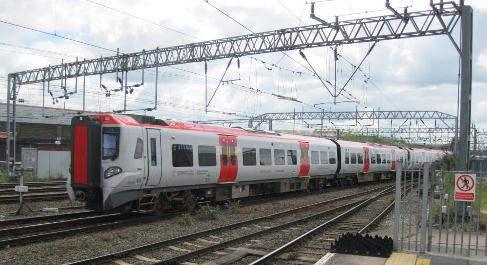 Class 197/0 2-car units 197046 and 197021 Transport for Wales Rail service from Cardiff to Manchester Airport (Crewe station, May 2024)